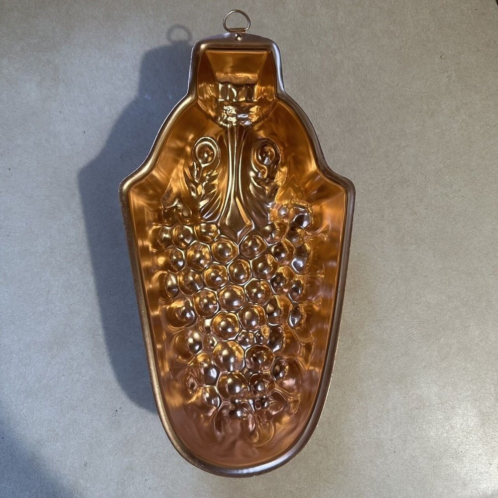Copper Color Aluminum Grapes Design Jello Mold Wall Hanging Farmhouse Décor 4Cup - Picture 2 of 13